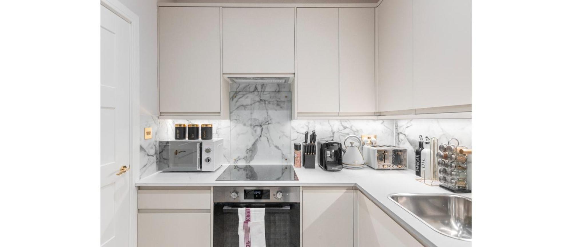 Luxe Minimalist 1-bed Flat : 7 Mins From Station Apartamento